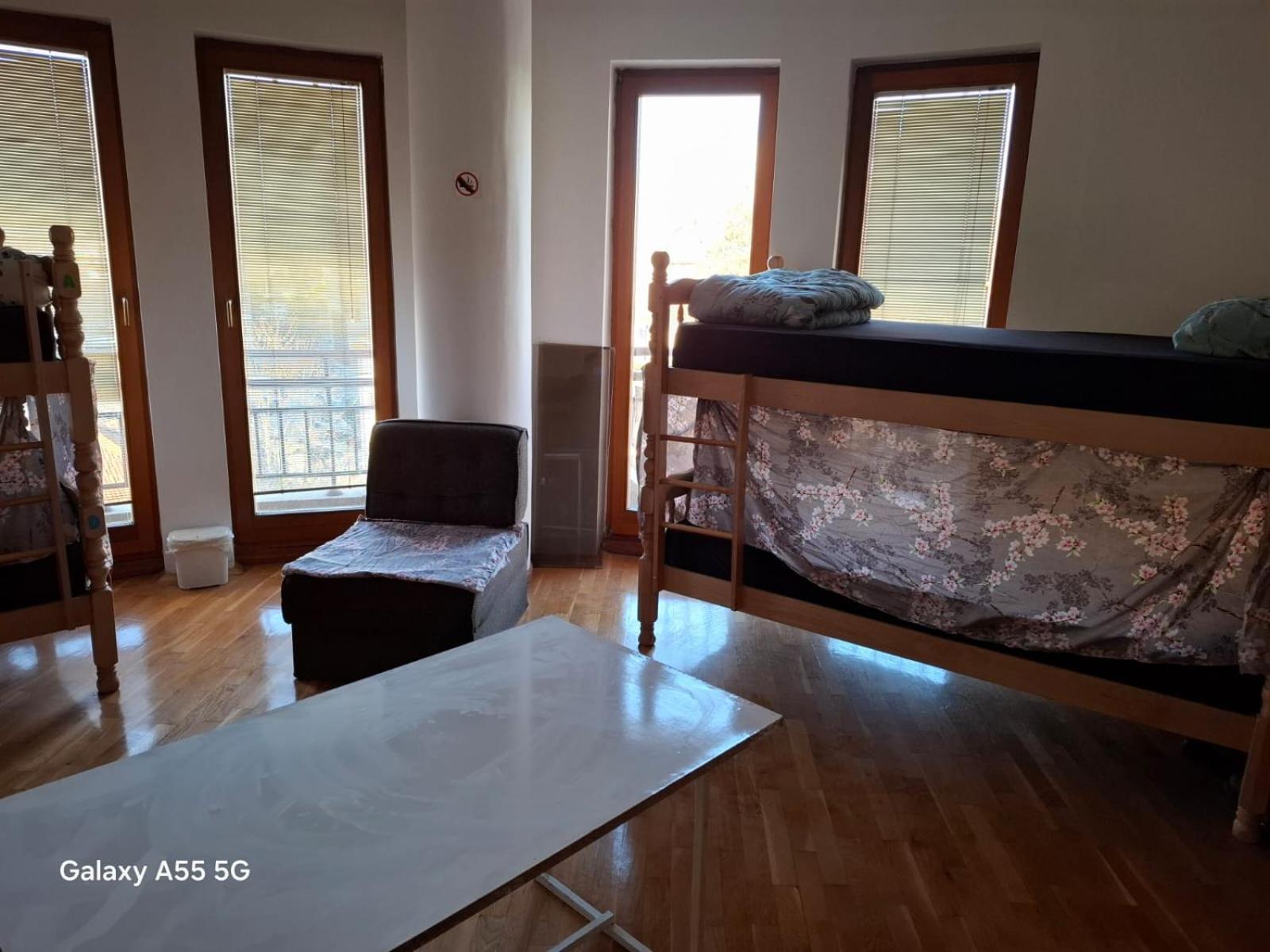 Alpi Hostel Skopje Buitenkant foto