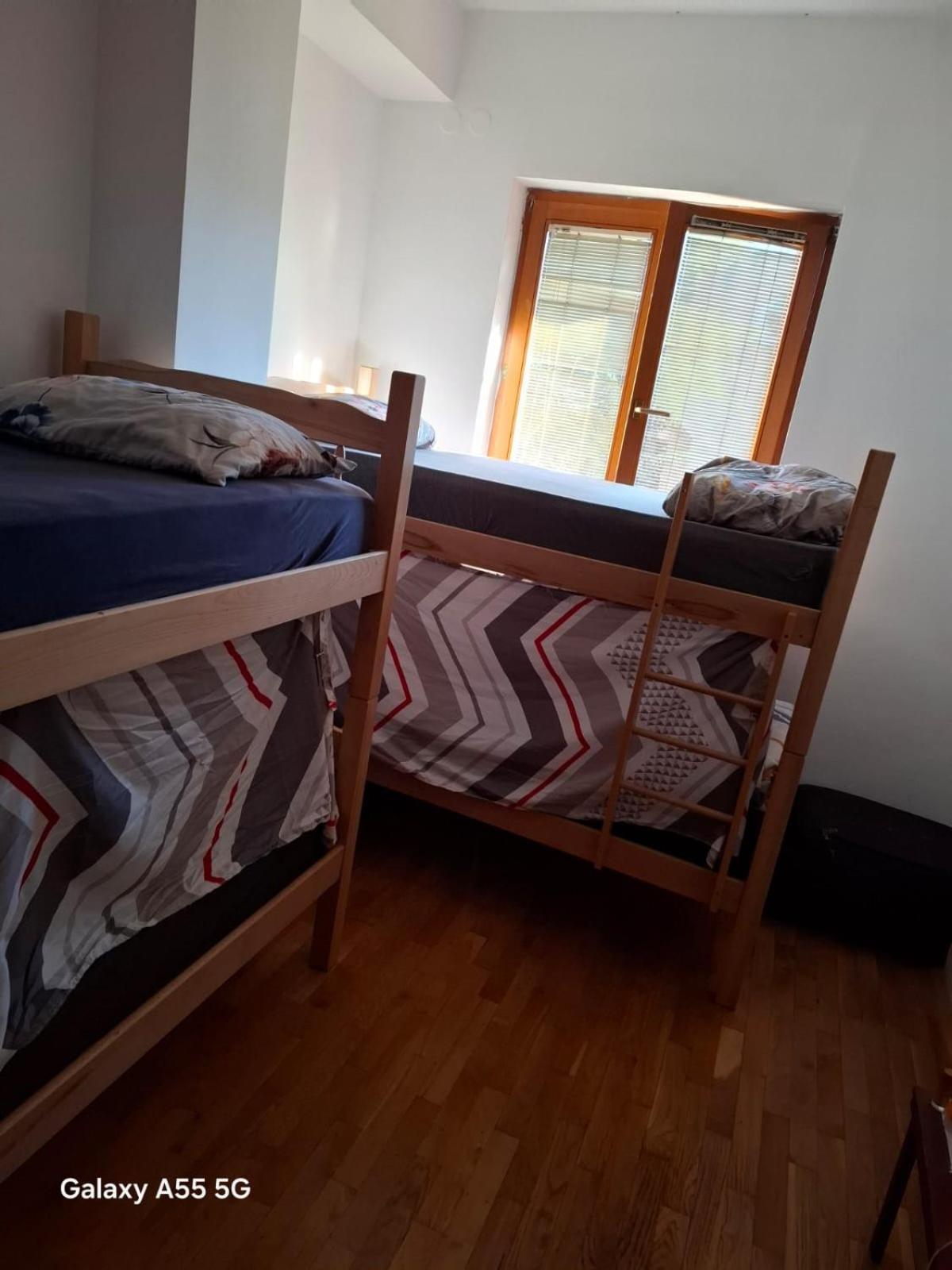 Alpi Hostel Skopje Buitenkant foto